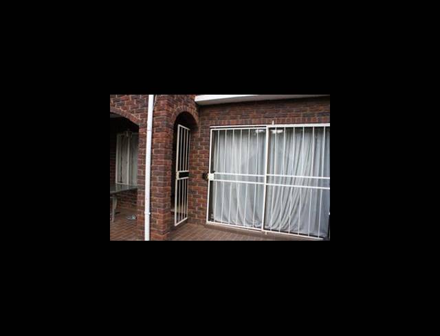 3 BEDROOM APARTMENT FOR SALE IN WINDSOR WEST